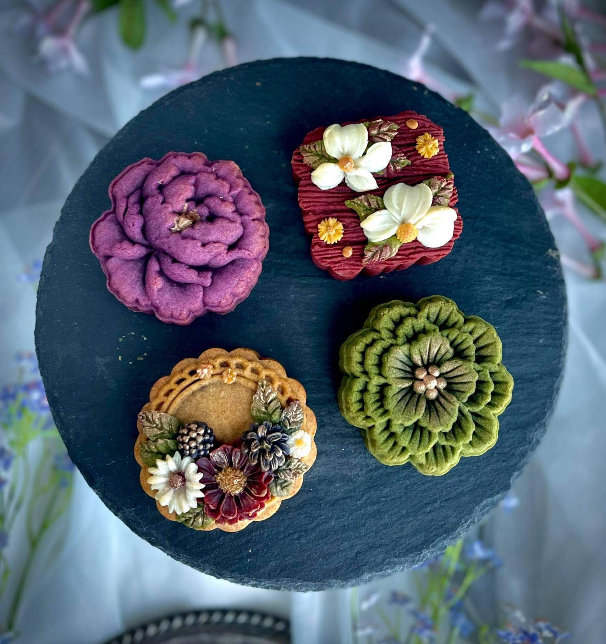 Xưởng bánh Thanh Tâm Cake là xưởng sản xuất uy tín số 1 Hà Nội với các dòng bánh trung thu nghệ thuật hoa nổi
